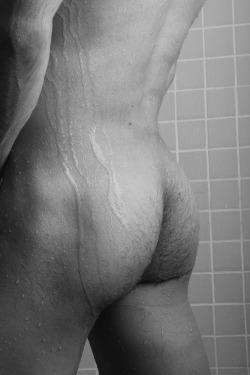 Culospeludos:  Wet- Image By Lebeau Foto Model: Alfredo