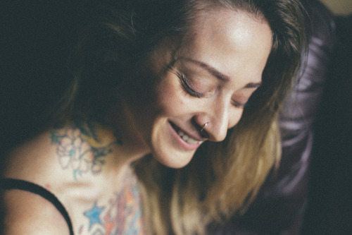 No makeup giggles. Now vote for me on @zivity ! https://www.zivity.com/models/Manchester/photosets/92