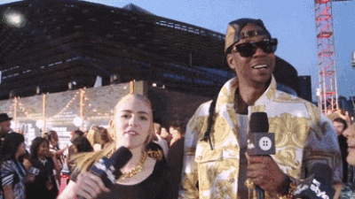 codeddenominator:  never forget last year’s vma’s when grimes and 2chainz had