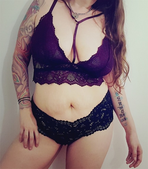 thedociledame: I love lingerie.  Xoxo Delilah I’d like a nibble of that&hellip;