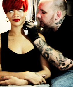 rihannanumb:Rihanna and Bang Bang