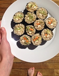 recoveringbambi:  Vegan brown rice sushi for lunch munchin’.