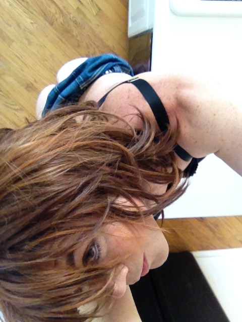 sisssykristin:  Sunday afternoon  too hot girl