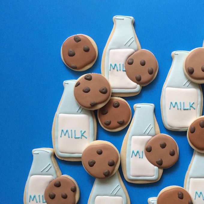 mayahan:  Baker Holly Fox Uses Cookies As Confectionary Canvases for Colorful Art