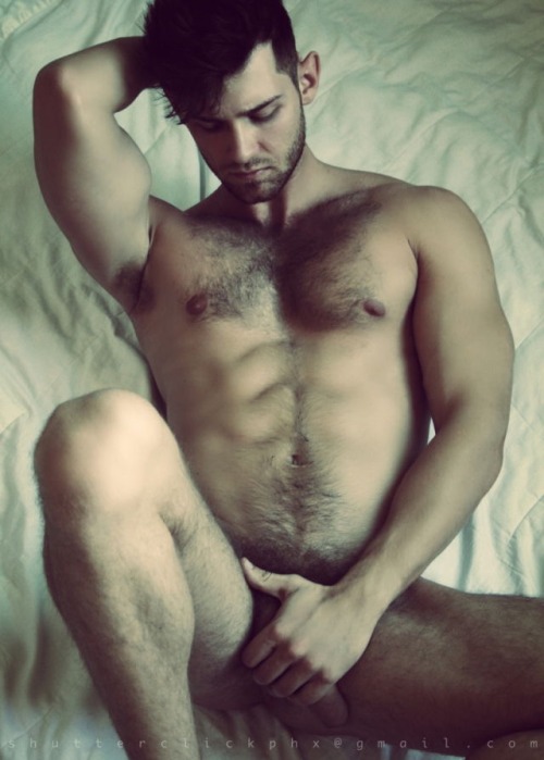 dandy2307:  thebearunderground:  The Bear Underground Archive27,000  posts of the hottest hairy men around the globe   Fucking hot