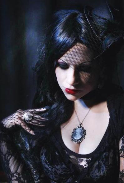 victorian-goth:  Victorian goth  http://victorian-goth.tumblr.com/
