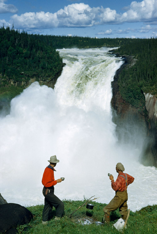 vintagecamping:Hikers pause for coffee with a view of plunging Grand Falls.Labrador, Canada1951