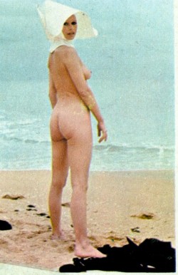 missbrigittebardot:  Brigitte in “Les Novices”, 1970 