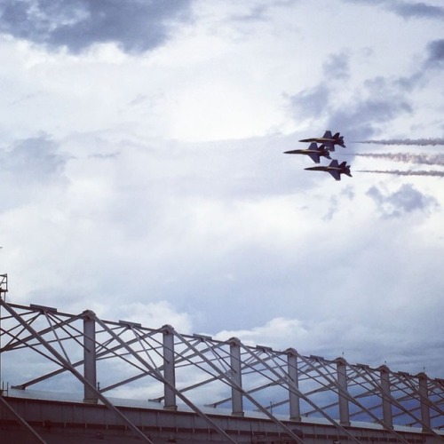 #BlueAngels flyby during morning practice (at National Naval...