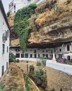 travelingcolors:  Setenil de las Bodegas,