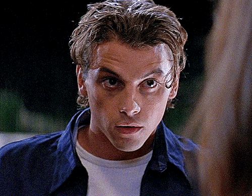 nightofthecreeps:Skeet Ulrich as Billy LoomisSCREAM (1996) dir. Wes Craven↳requested