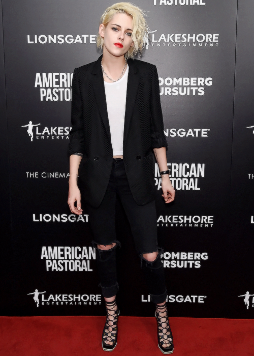 kristensource:    Kristen Stewart attends a screening of ‘American Pastoral’