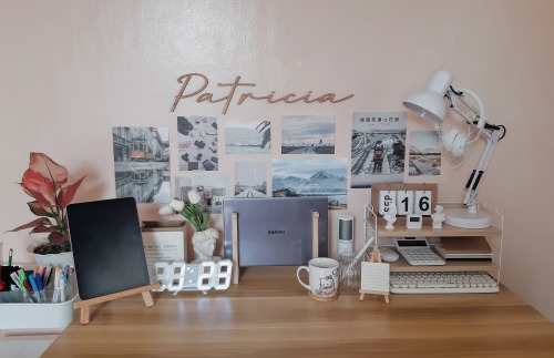 Yes, A Cleaner Desk And New Pictures Up
