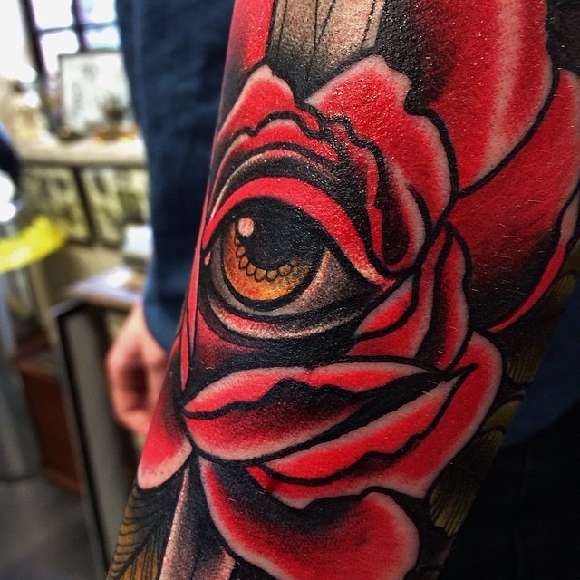 thisisthemaxwellmurder:  Arty close up from earlier