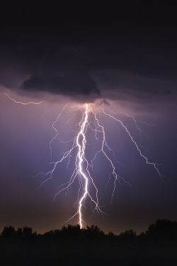 abiashra:  Ka-boom (Lightning) by Leszek Leszczynski