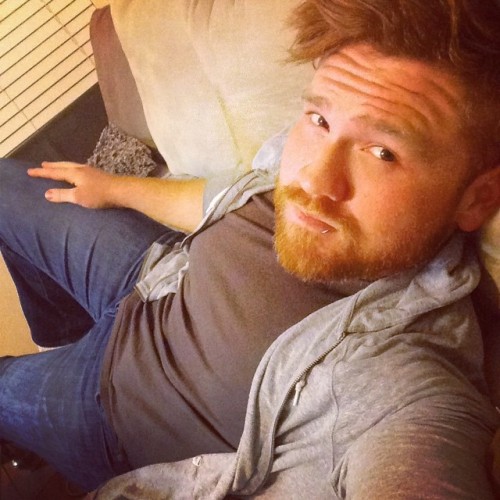 thegingerium:  seyl-alcyon:  thegingerium:  Kim: “You look so cute in normal clothes.” #wut #gaybear #gaycub #needsmoretank  Parce que les roux sont les plus charmants#gingerguy #gaybearcub  Whaaa? seyl-alcyon