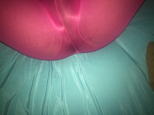 bubbbllleeesss111:Somebody PLEASE come pound this bussy