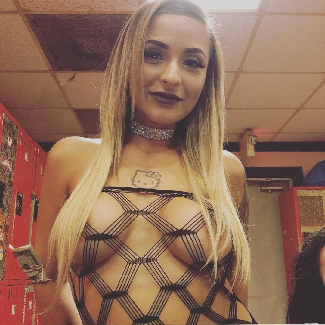 stripper-locker-room:  https://www.instagram.com/jazzbankz_htx/