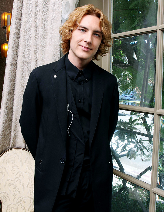 Cody Fern [American Horror Story] - Louis Vuitton Fall/Winter 2020/21  fashion show - 03.03.2020 