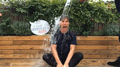 daemontool:  huffingtonpost:  Benedict Cumberbatch’s ice bucket challenge is even