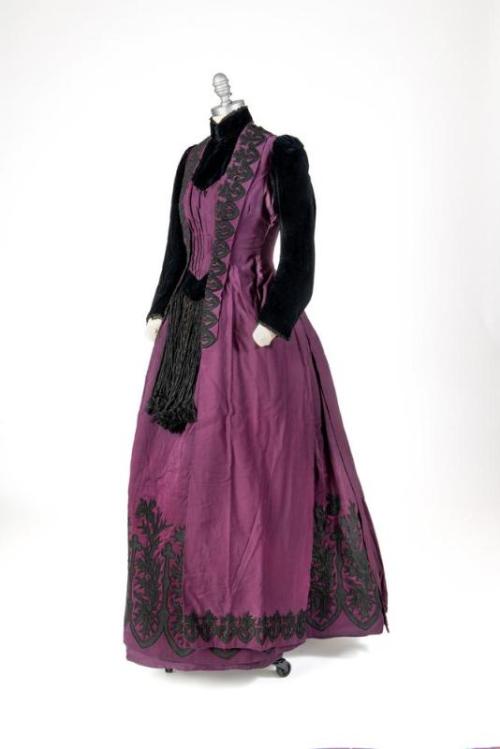 Day dress, 1885-88From the Monmouth County Historical Association