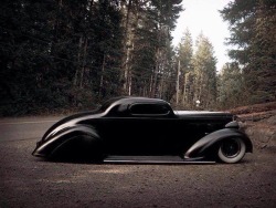 hotrodzandpinups:  HRP  Now this is one amazing ride!