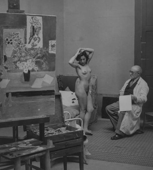 Brassaï (Gyula Halász): Henri Matisse beim Aktzeichnen, Paris 1939  (source 2)
