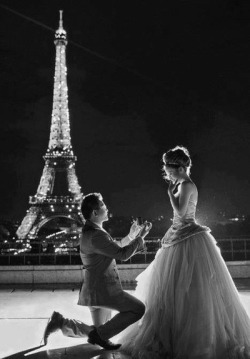 Alas-Y-Buen-Viento:  Paris | Via Tumblr En We Heart It - Http://Weheartit.com/Entry/112980325