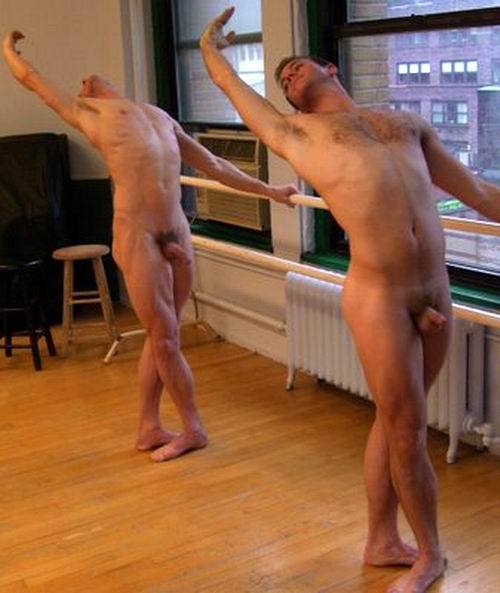 ilikedicklets:  aguywithoutboxers:  February 2, 2014   Nude Ballet Naked barre  nice