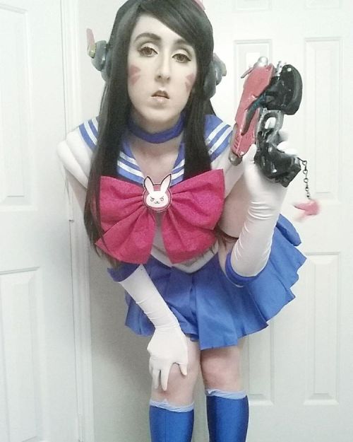 I finished my Sailor D.Va! Now to figure out how to pose?