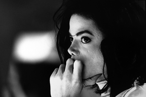 alwayysmichael:Michael Jackson filming music video ‘Remember the Time’ photographed by David Kennerl