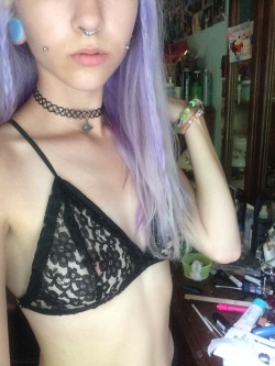 aliensdab:  i could wear this bralette for