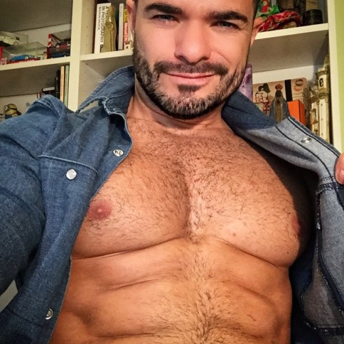 bigmalepecs:  @mr.liborio  >> video  