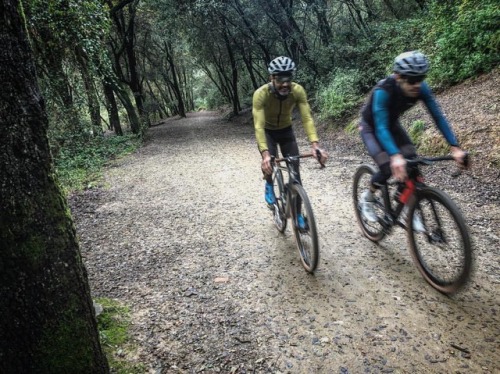 youcantbuyland: Repost from @velodrombarcelona - Nunca es tarde para hacer gravelaso si te sientes j