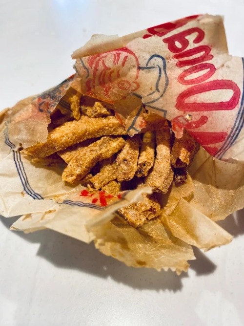 Couple Found 1950s McDonald’s Bag with French Fries Inside Wall During Home RenovationsCold fr