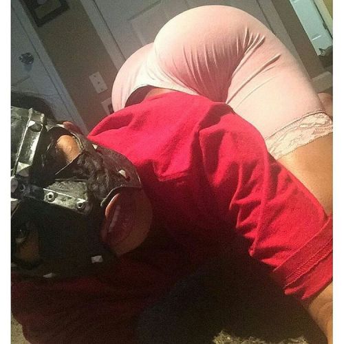 blickcandidbooty:  @iambeataylor  lawdhamercy 😥