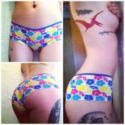 deliastark:  #sundies #suicidegirls 