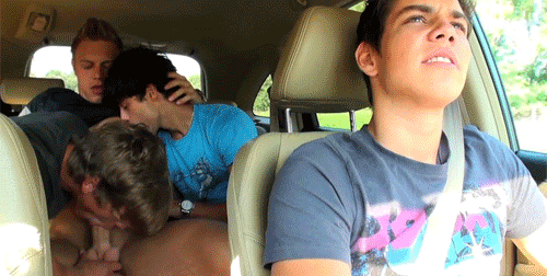 edcapitola:  boypublicsex:     I’m not sure how he’s managing to keep his eyes