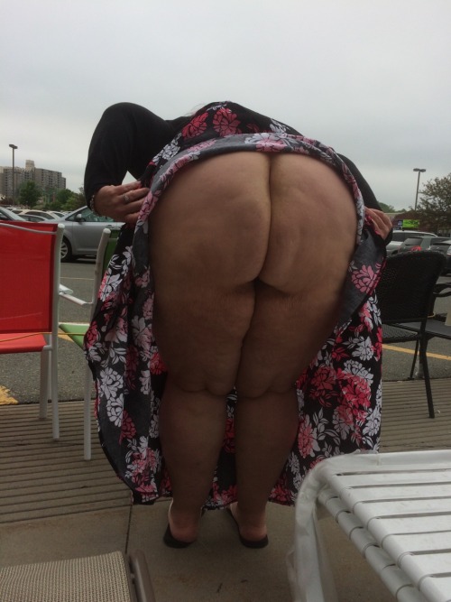 dirtycpl:  Be home improvement store memorial day weekend it was packed but she was horny so outcomes the thick ass flash.  Had to be quick lol.