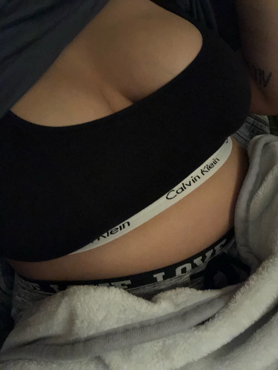pansexualprinsus:  my boobs so cute hehe