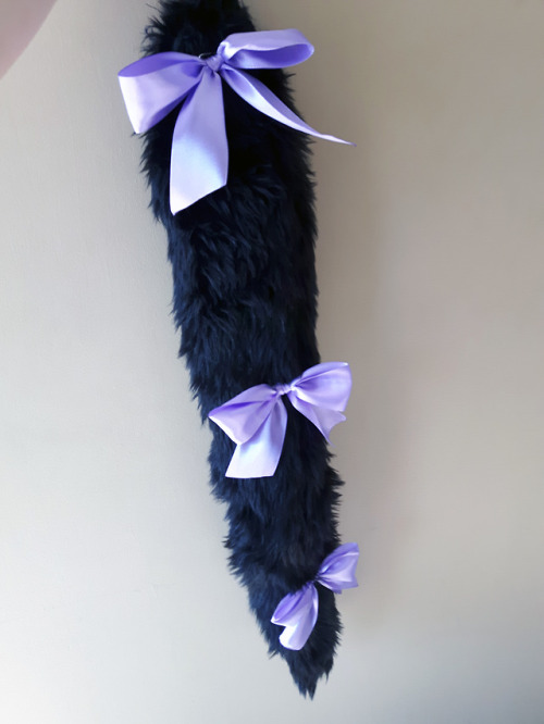 Beautiful tail with bow I made in the past weeks ♥ www.etsy.com/ca/shop/Naughtypawsie
