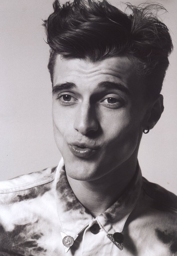 aimmodel:  Zoo Magazine (Clement Chabernaud) by Philip Gay. 