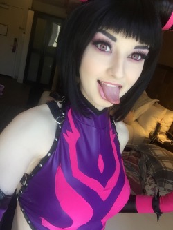 ohaidenhazard:  I finally got to wear Juri to AX 