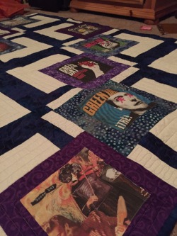 thatonepunkkidd:  no1animallover:I’ve been meaning to post this for a long time and I’ve finally gotten around to this. This is a quilt that my grandma made me for Christmas 2014. It’s the most amazing gift I have ever received. She’s amazing