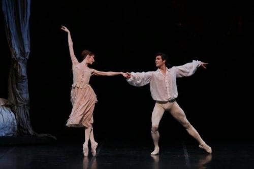 Svetlana Zakharova and Roberto Bolle in Massenet/MacMillan&rsquo;s &ldquo;L'histoire de Mano