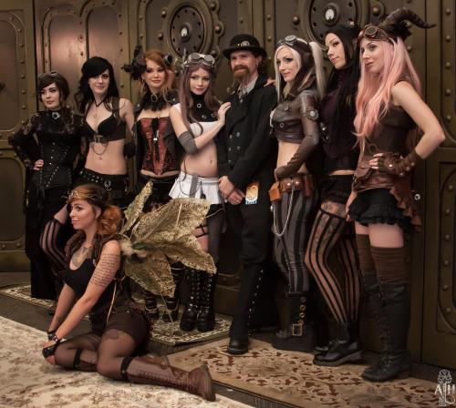 kamikame-cosplay:  Nice steamgirls by the telented Kato. Photo by Alternate History Photography