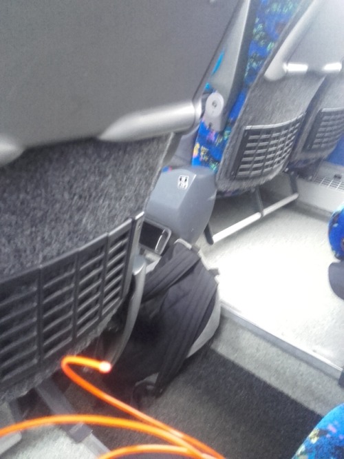 Yks Idiootti Vanhasta Koulustani Jtt Reppunsa Kytvlle Kaikkien Tielle.