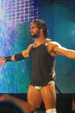 The fact that Seth Rollins doesn&rsquo;t wear his trunks anymore is an injustice to all!