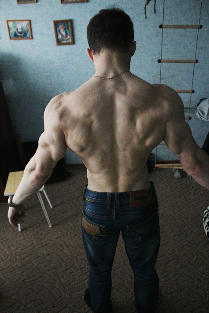 beautifulyoungmuscle:  Max Troyan, round 2