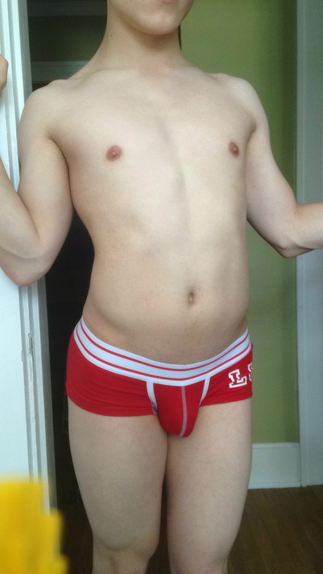 underlads: The hottest guys in their underwear at UNDERLADS with over 18,000 followers!!!